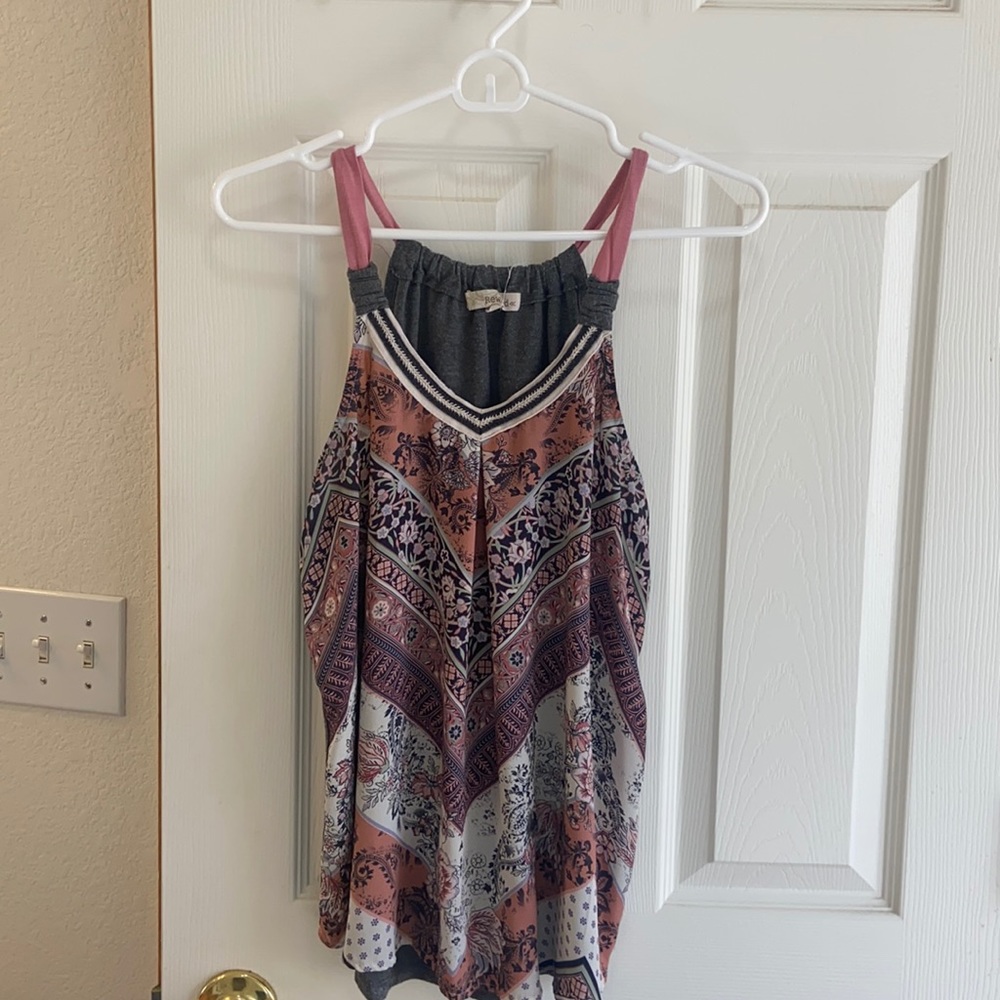 V-neck tank Razorback tank top